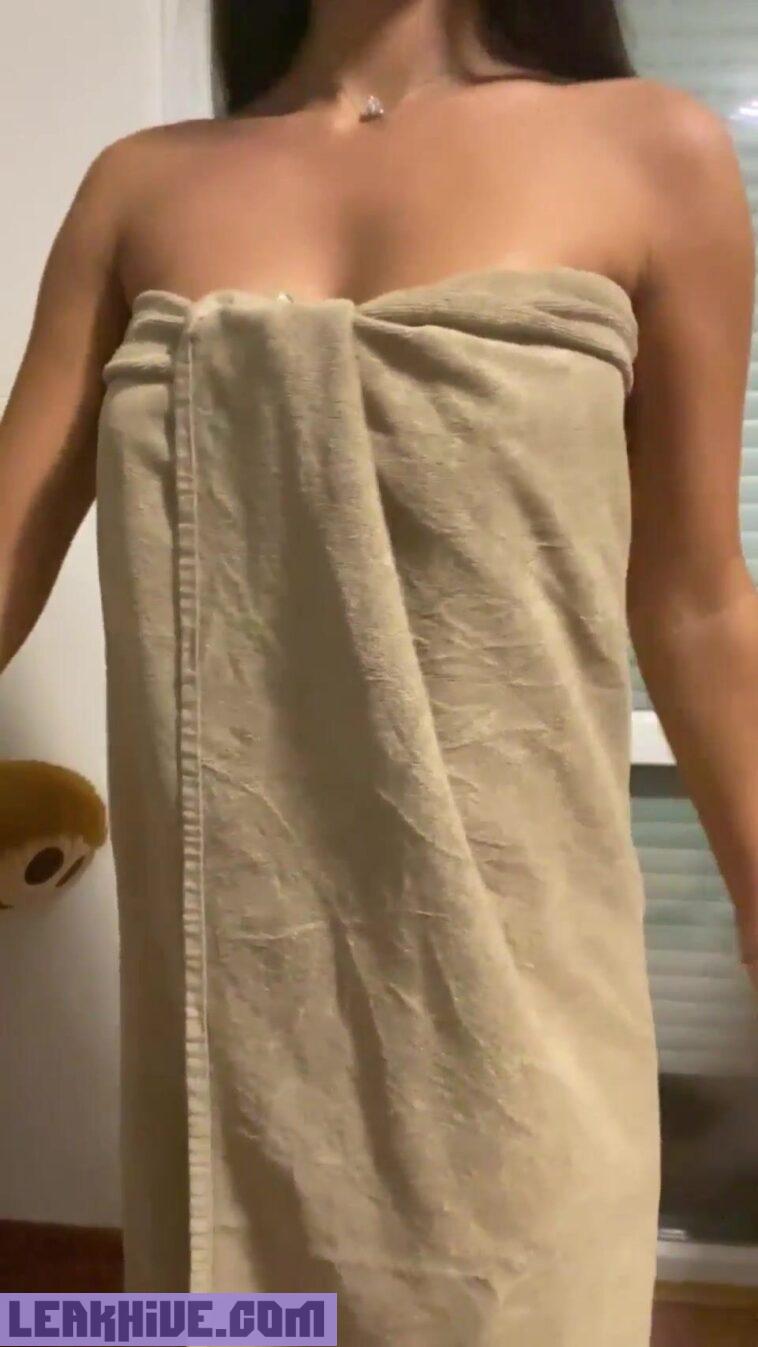 503280 screenshot 1. Oops My Towel Dropped Reddit Video 1. 